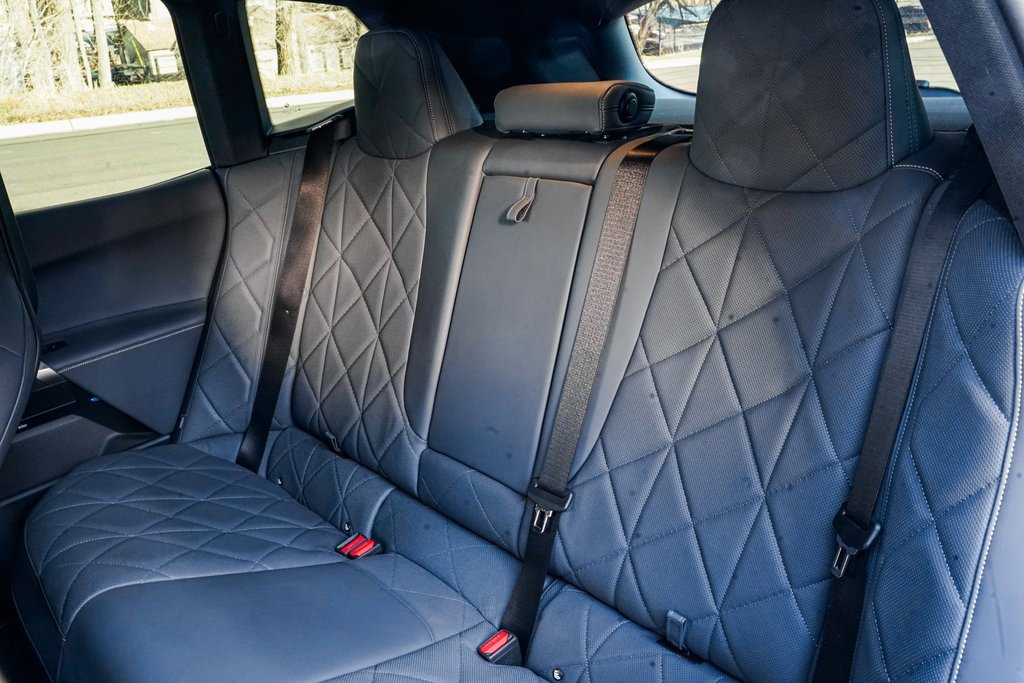 Used 2023 BMW iX xDrive50 w/ Ultimate Package 2 image 17