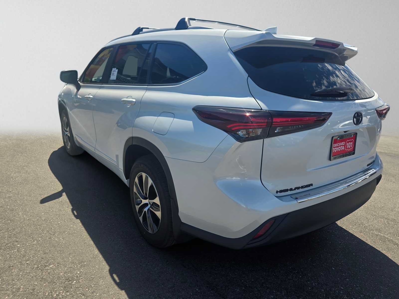 New 2026 Toyota Highlander XLE w/ Protection Package #3 (TMS) AWD/4WD image 5
