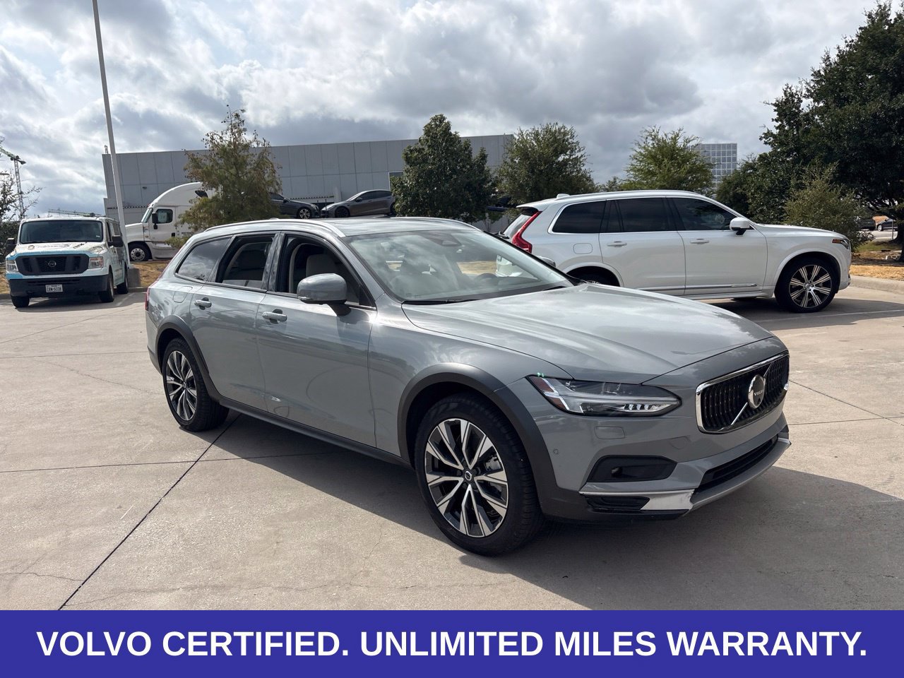 Certified 2025 Volvo V90 B6 Cross Country Plus AWD/4WD image 5
