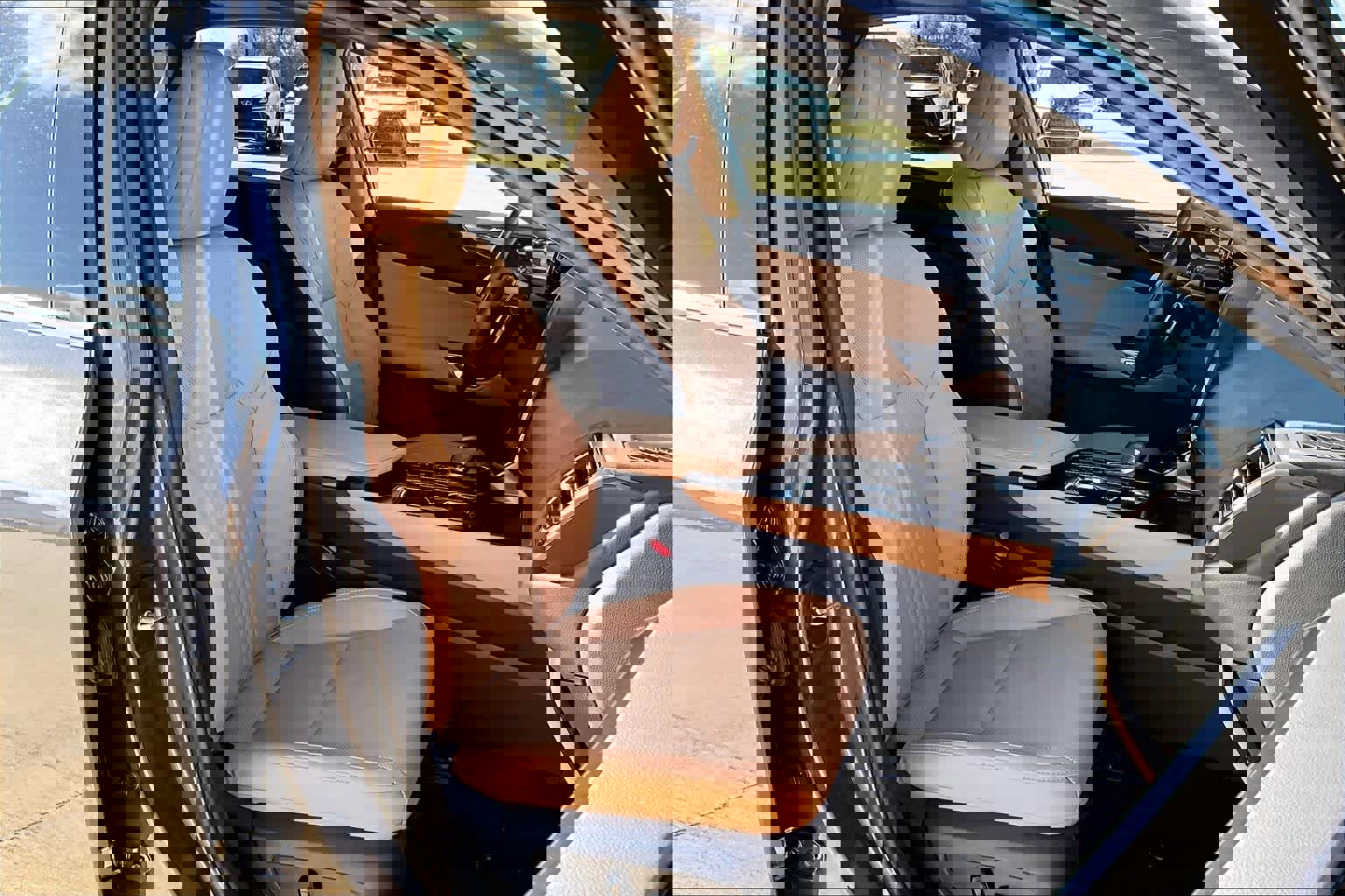 Certified 2025 Lexus NX 250 FWD w/ Premium Package image 8