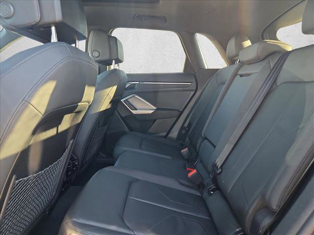 Used 2025 Audi Q3 2.0T Premium image 17