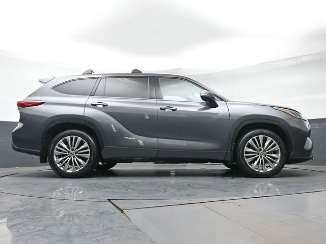 Used 2023 Toyota Highlander Platinum AWD/4WD image 42