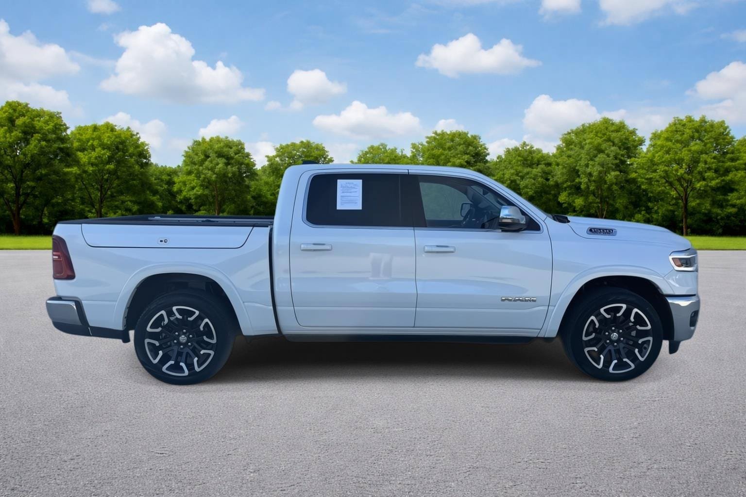 Used 2025 RAM 1500 Limited AWD/4WD image 2