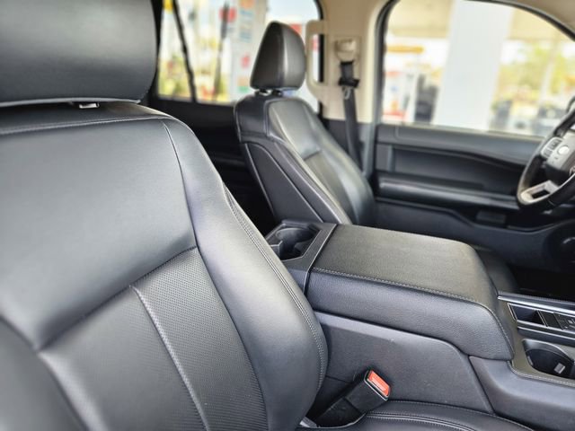 Used 2024 Ford Expedition XLT image 14