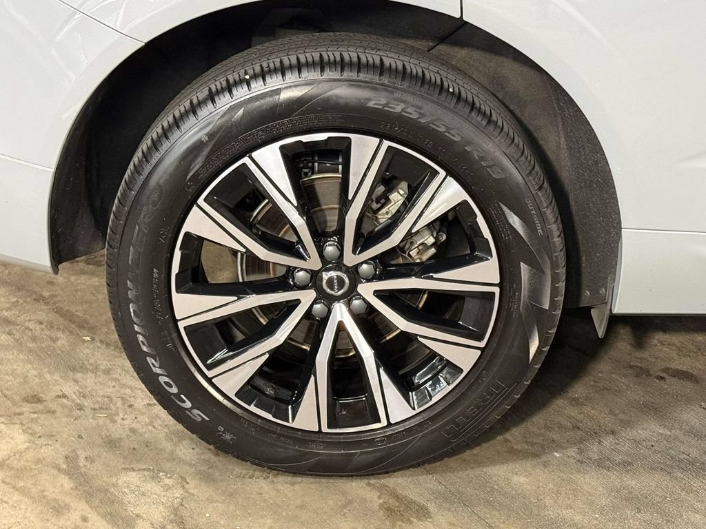 Used 2024 Volvo XC60 B5 Plus w/ Climate Package AWD/4WD image 13