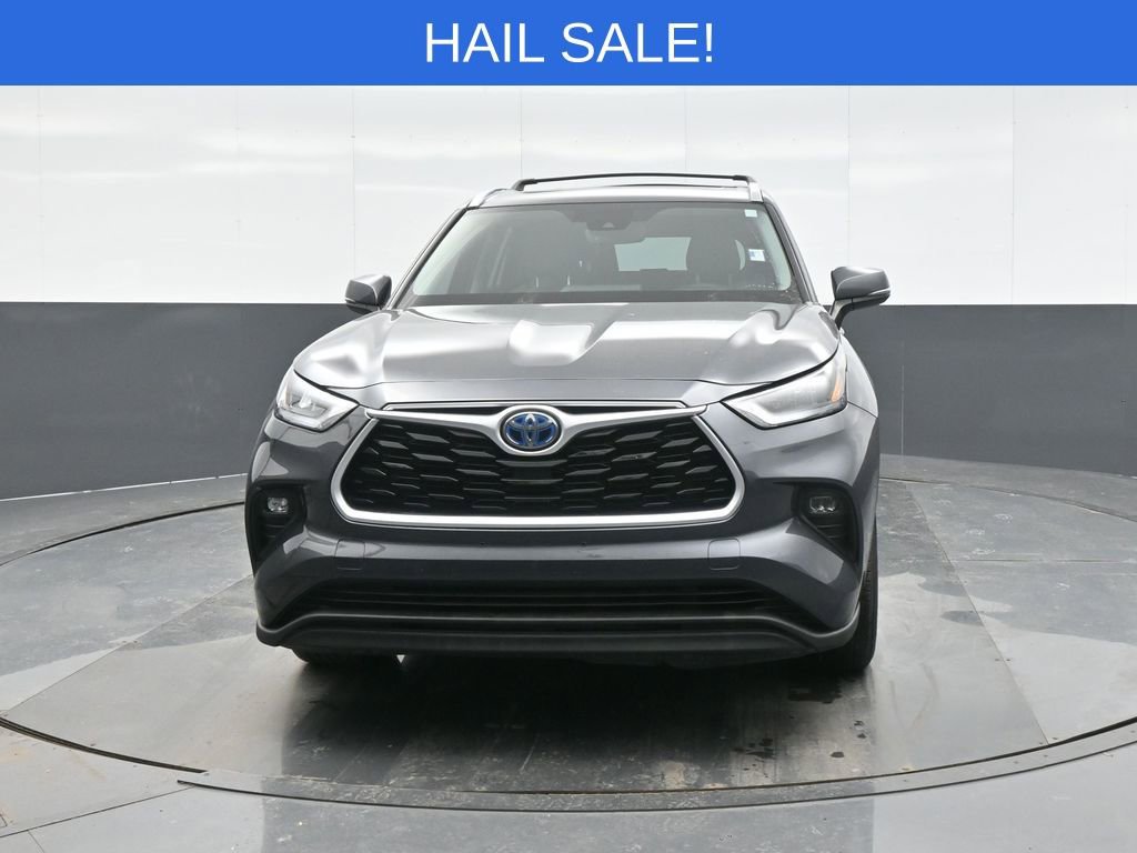Certified 2020 Toyota Highlander XLE image 2
