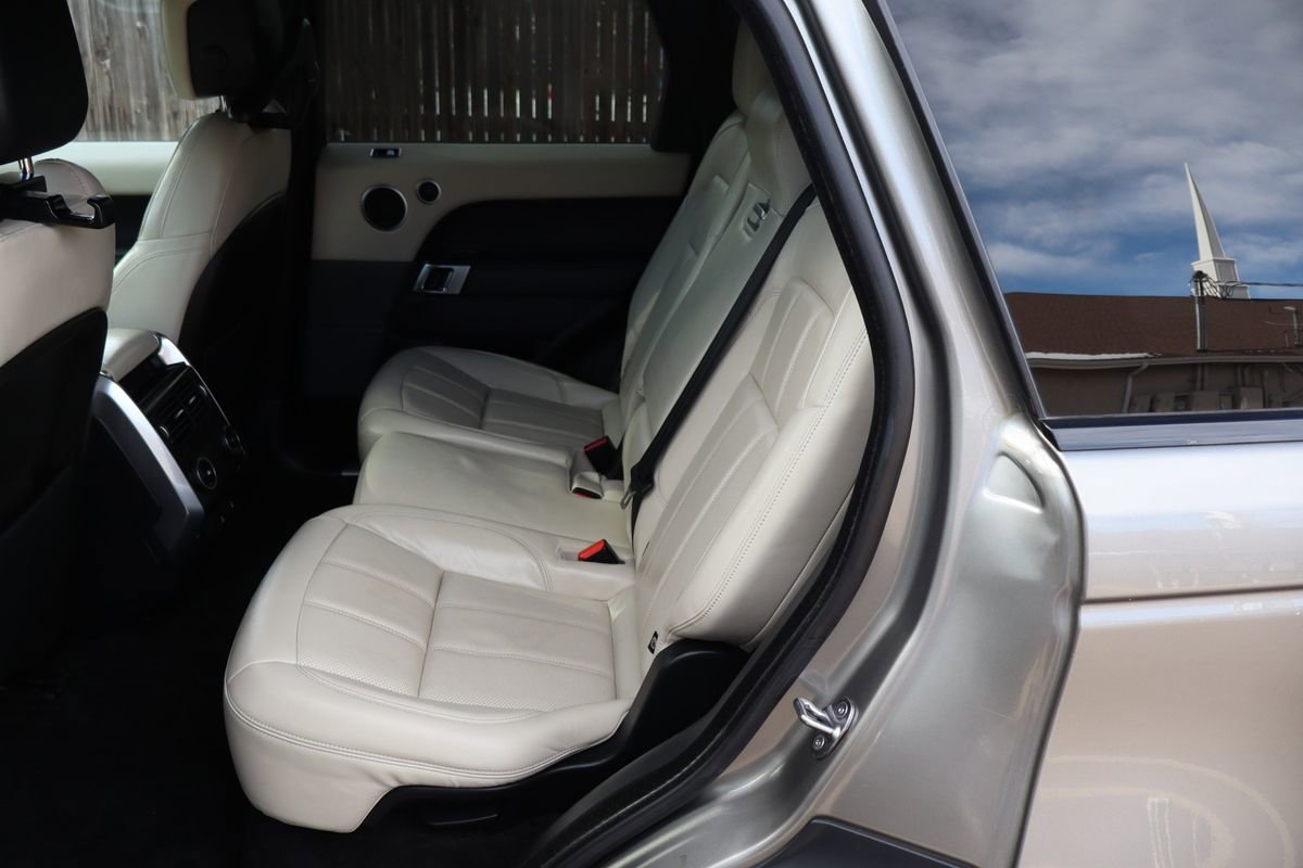 Used 2018 Land Rover Range Rover Sport HSE image 20