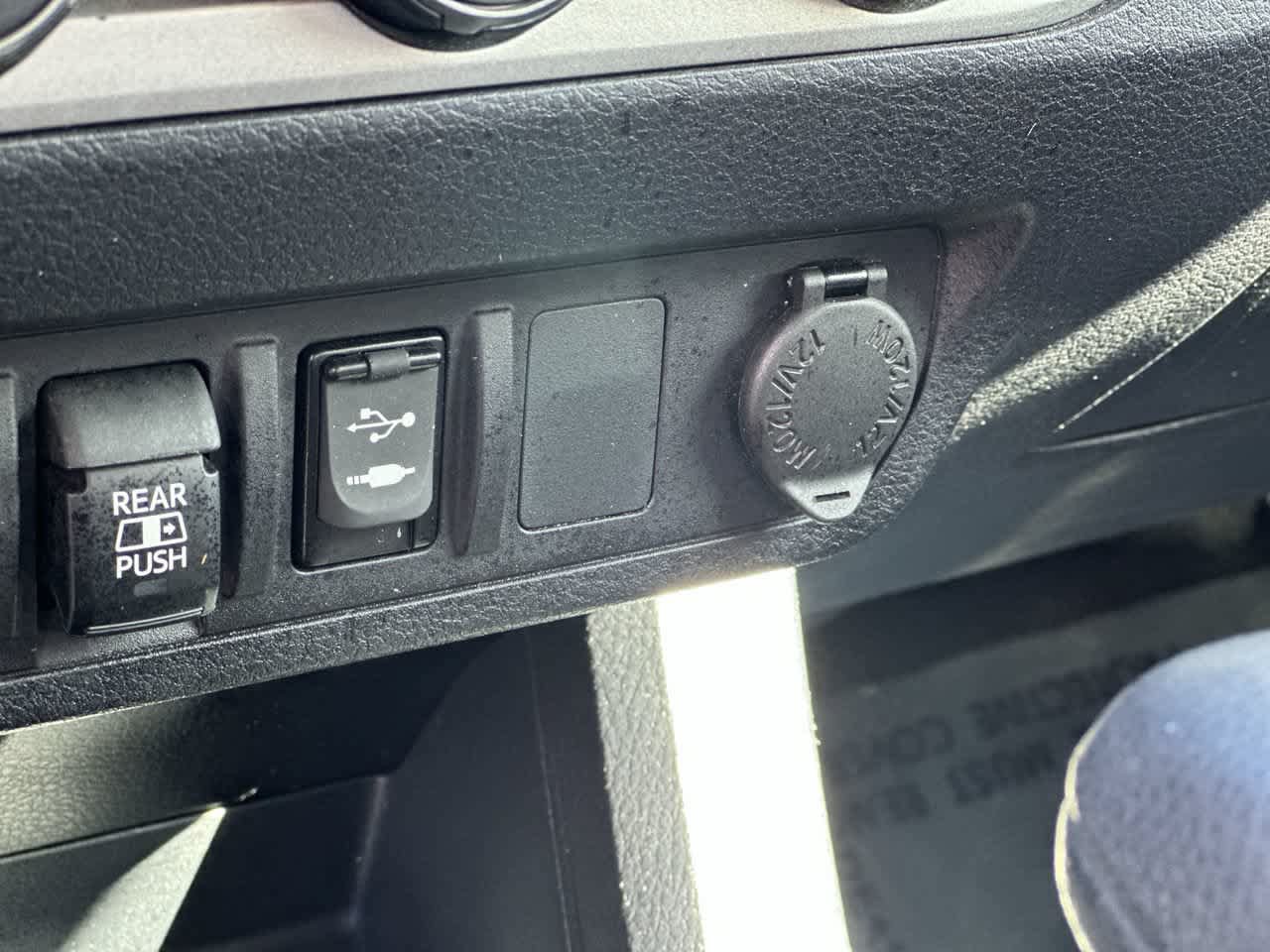 Used 2019 Toyota Tacoma SR5 RWD image 27