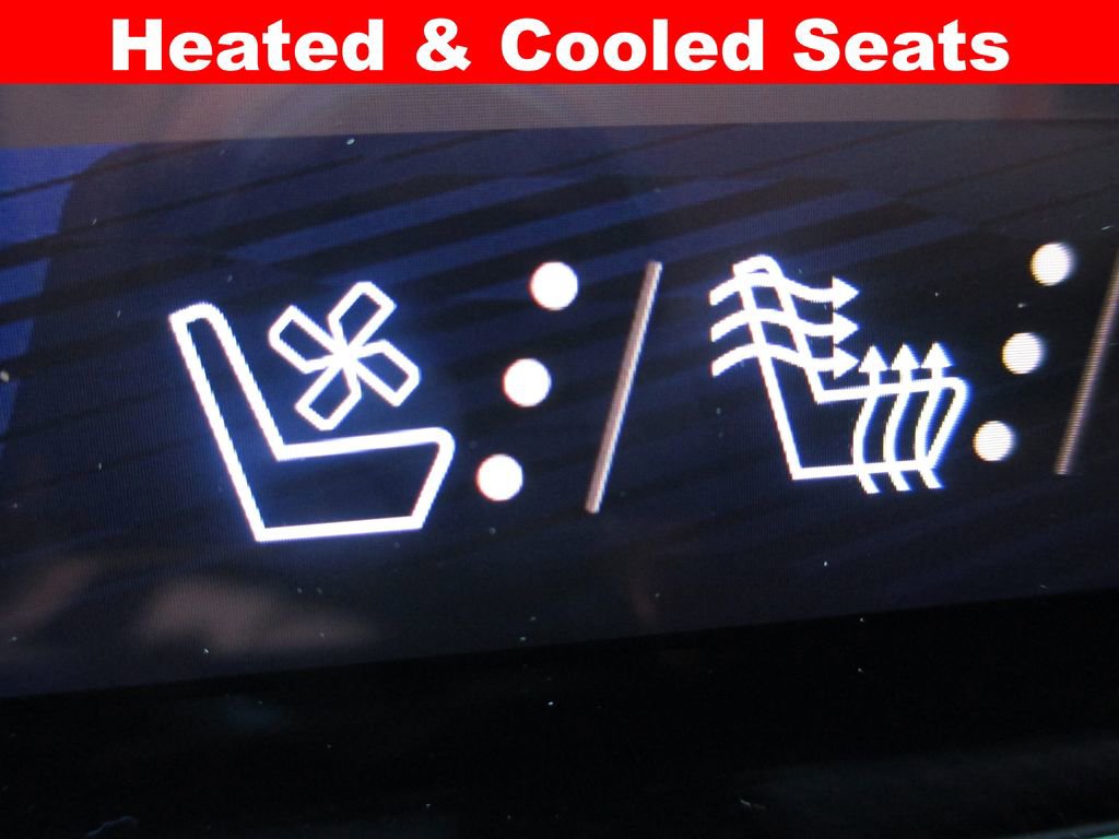 Used 2024 Chevrolet Traverse RS w/ LPO, Floor Liner Package image 18