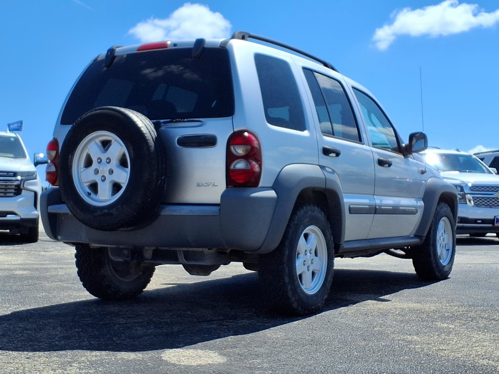 Used 2005 Jeep Liberty Sport AWD/4WD image 5