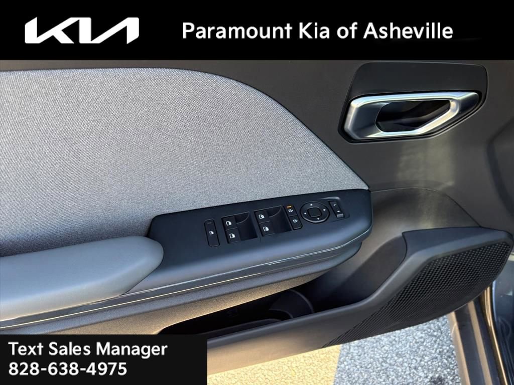 New 2025 Kia K4 EX image 24