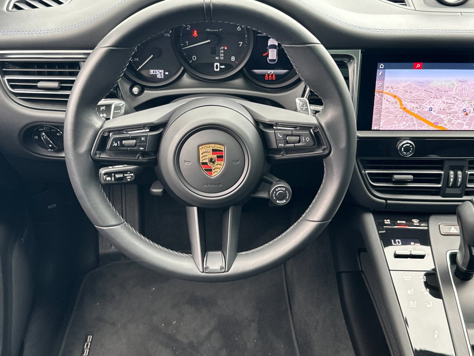 Certified 2023 Porsche Macan Turbo image 14