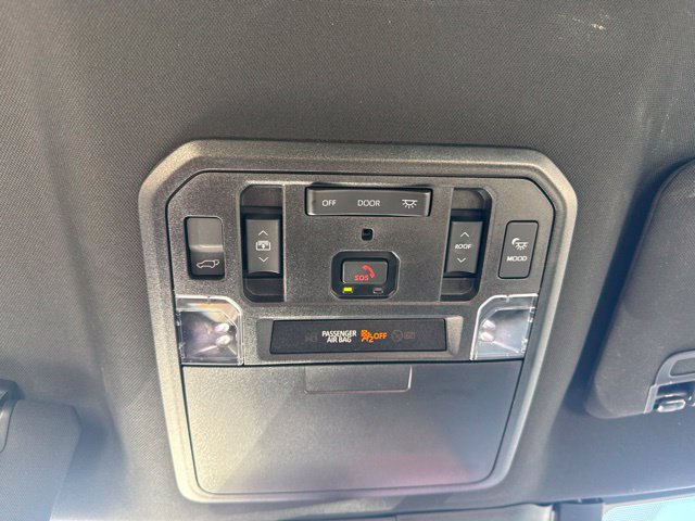 Used 2023 Toyota Sequoia Capstone AWD/4WD image 35
