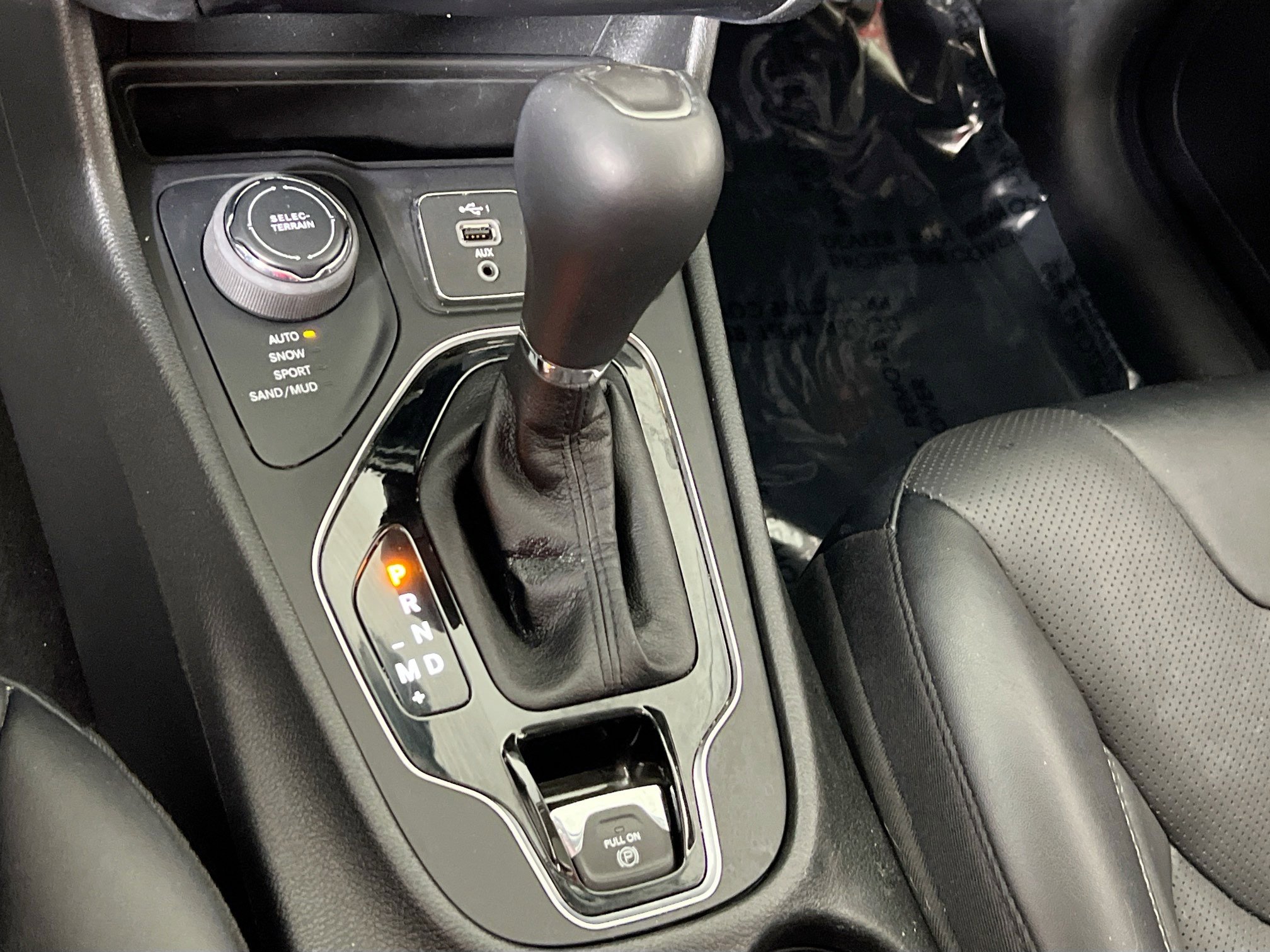 Used 2022 Jeep Cherokee Limited AWD/4WD image 16