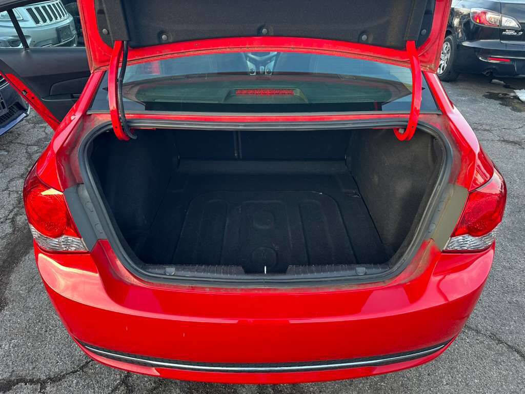 Used 2014 Chevrolet Cruze LT w/ RS Package image 8