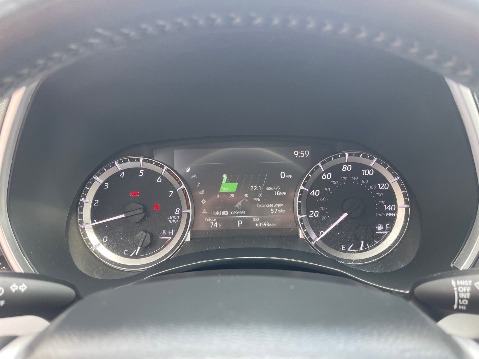 Used 2024 Toyota Highlander XLE FWD image 4