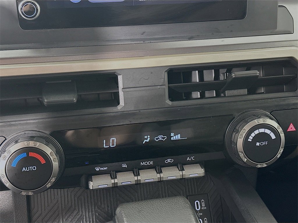 Used 2024 Toyota Tacoma TRD Sport image 15