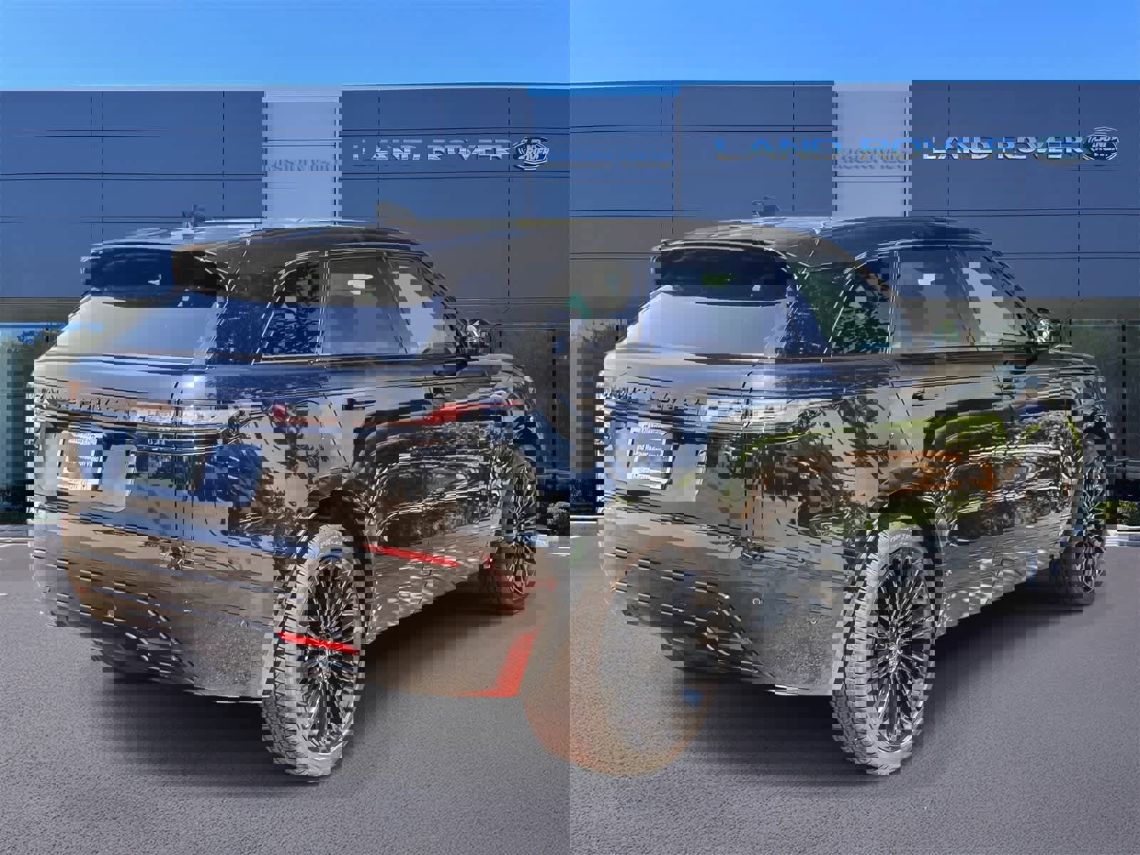 New 2026 Land Rover Range Rover Velar Dynamic SE image 6