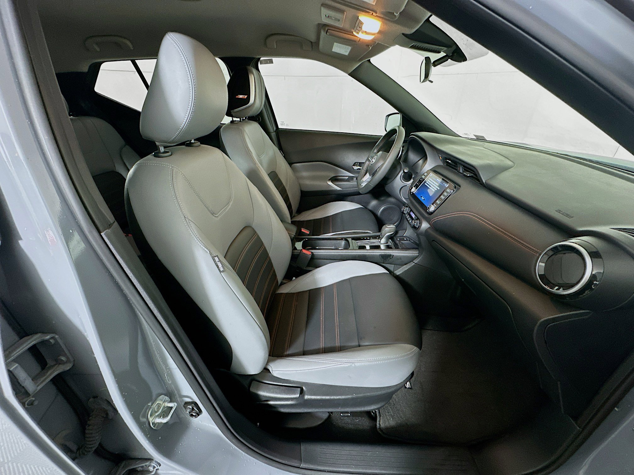 Used 2024 Nissan Kicks SR w/ SR Premium Package image 30