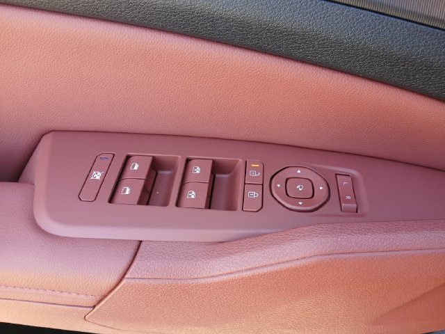 New 2026 Kia Sportage SX FWD image 38