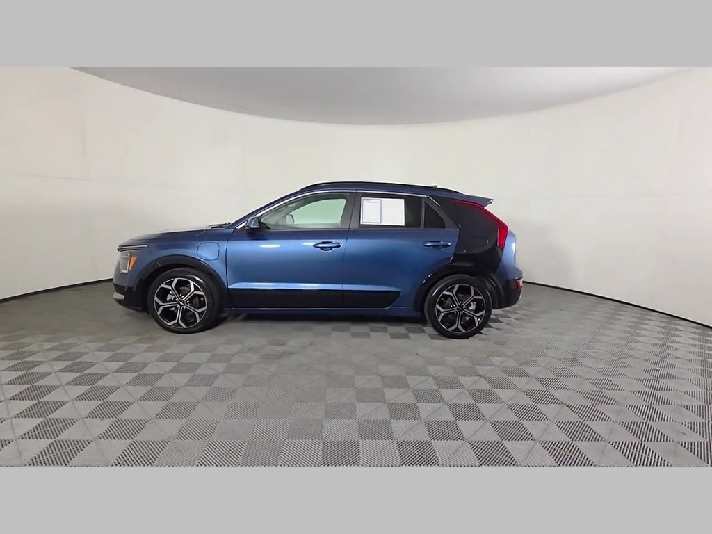 Used 2023 Kia Niro SX Touring FWD image 46