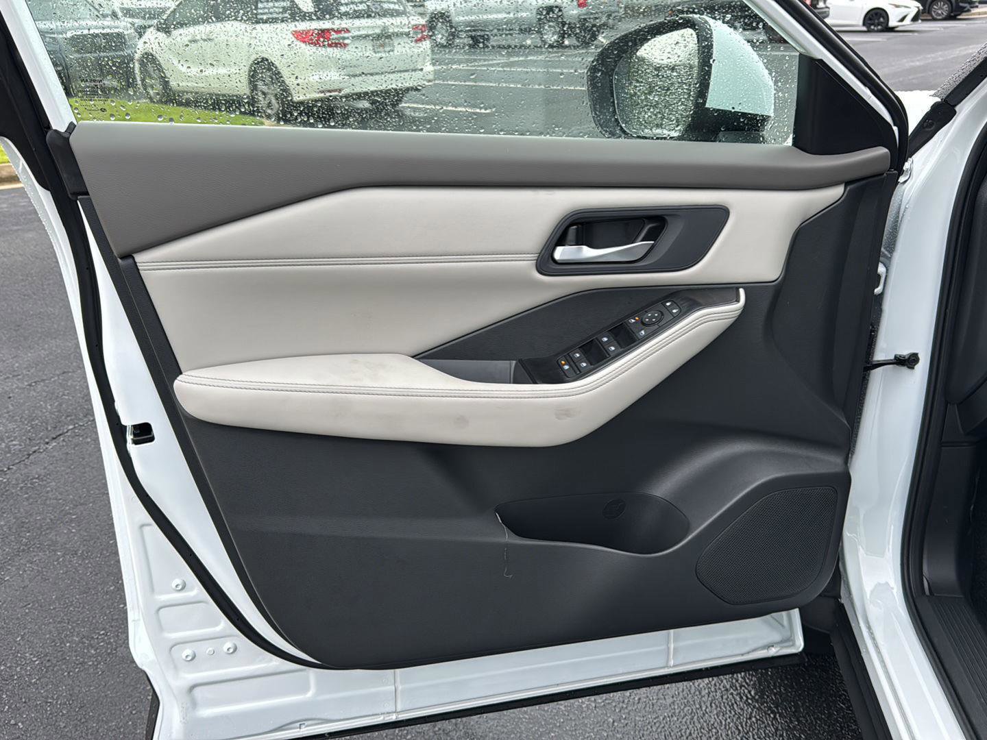 New 2026 Nissan Rogue SV image 14