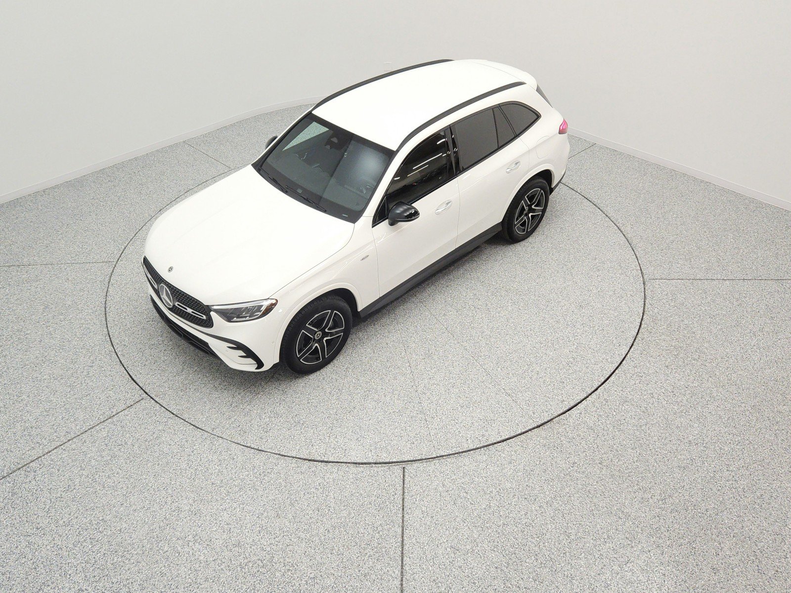 Used 2025 Mercedes-Benz GLC 350e 4MATIC image 9