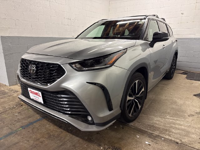 Used 2022 Toyota Highlander XSE