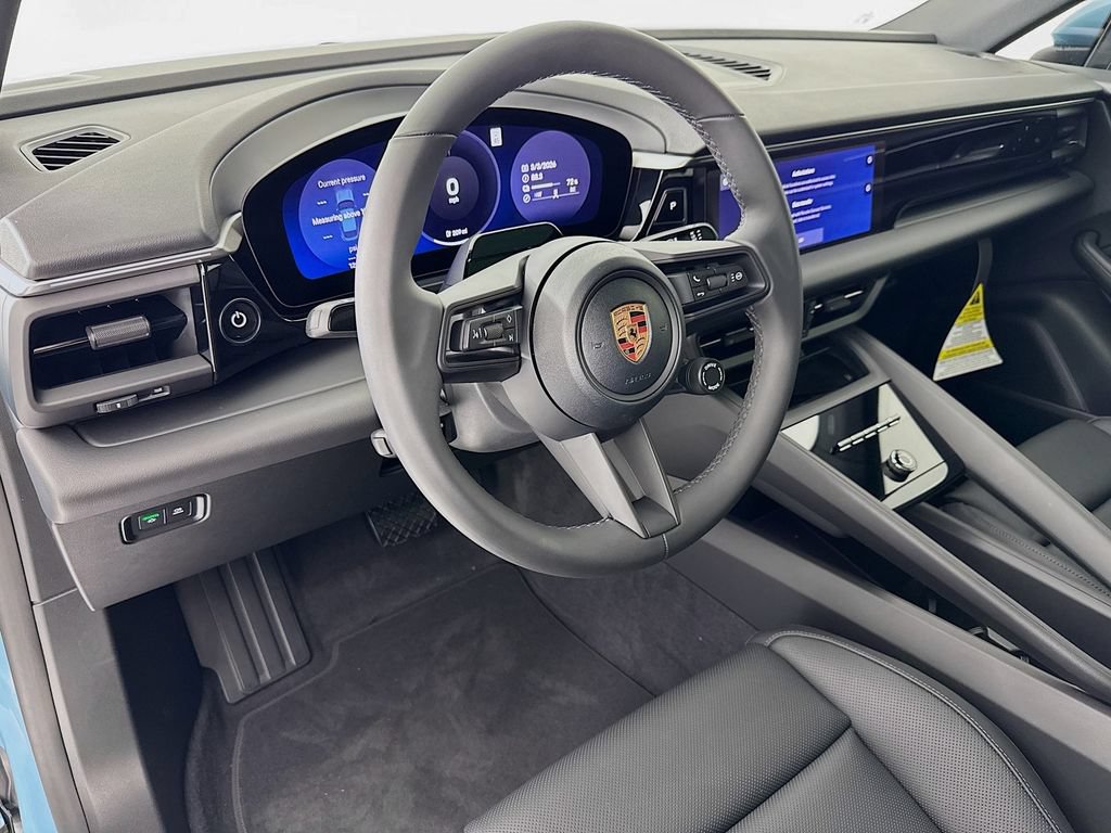 New 2026 Porsche Macan Electric RWD image 4