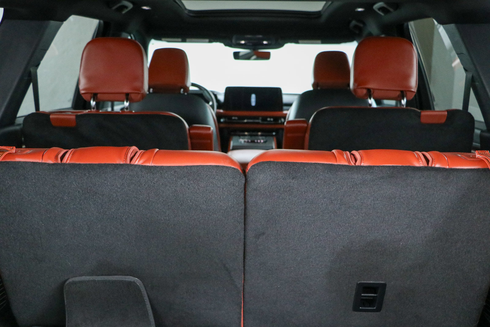 Used 2025 Lincoln Aviator Reserve w/ Jet Appearance Package AWD/4WD image 31