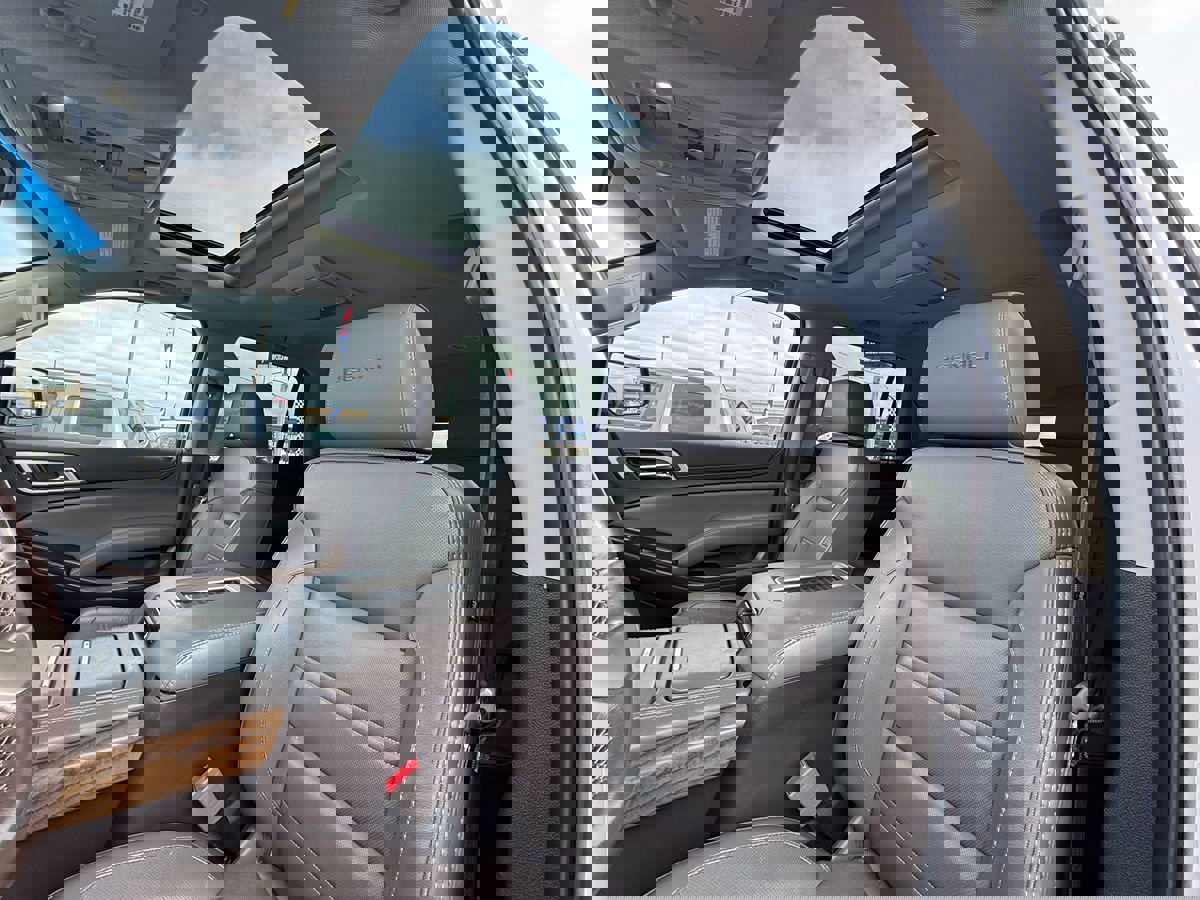 Used 2020 GMC Yukon Denali w/ Denali Ultimate Package AWD/4WD image 18