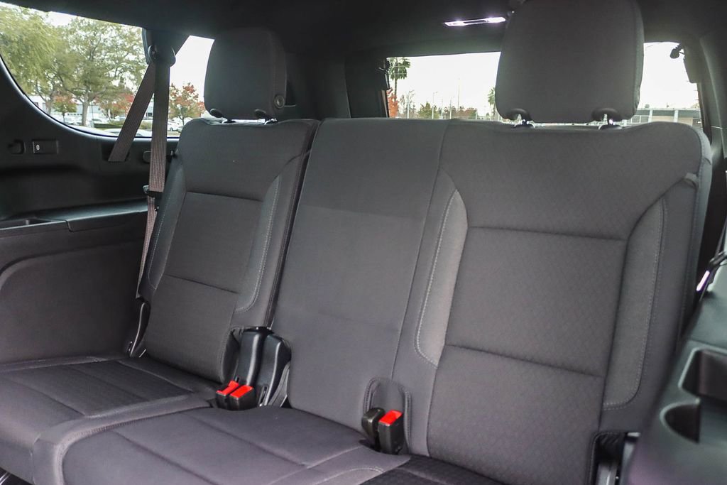New 2026 Chevrolet Suburban LS image 18