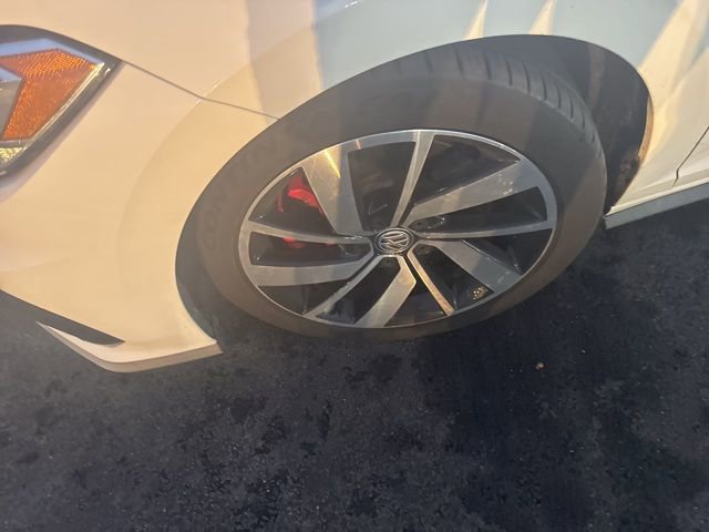 Used 2021 Volkswagen Jetta GLI image 2