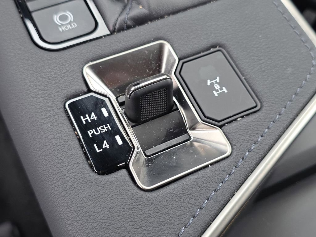 Used 2024 Lexus GX 550 w/ Accessory Package (Z1) image 29