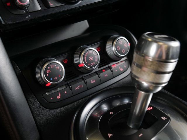 Used 2011 Audi R8 V8 image 22