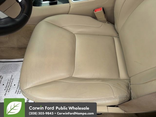 Used 2013 Chrysler 300 AWD w/ Driver Convenience Group image 25