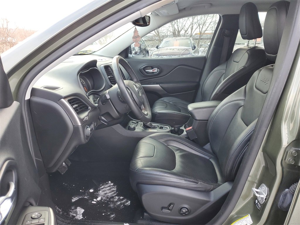 Used 2021 Jeep Cherokee Latitude Lux w/ Comfort/Convenience Group image 10