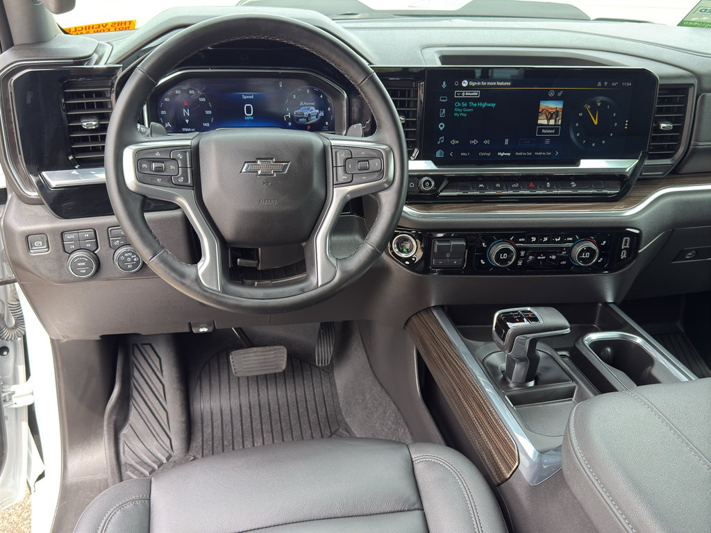 Used 2025 Chevrolet Silverado 1500 LT Trail Boss w/ Convenience Package II AWD/4WD image 20