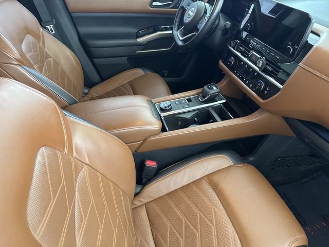 Used 2022 Nissan Pathfinder Platinum w/ Cargo Package AWD/4WD image 25