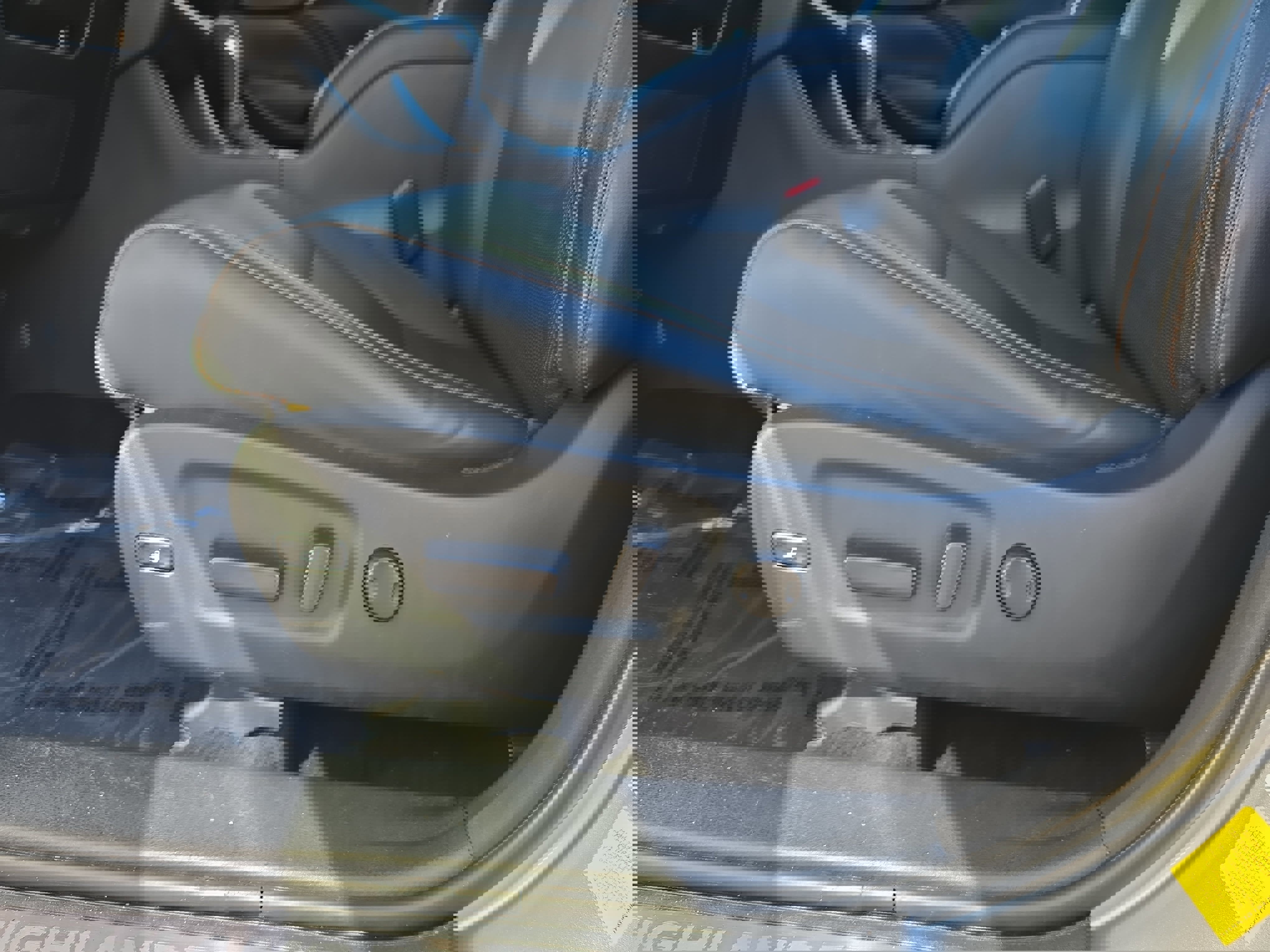 Used 2014 Toyota Highlander Limited image 31