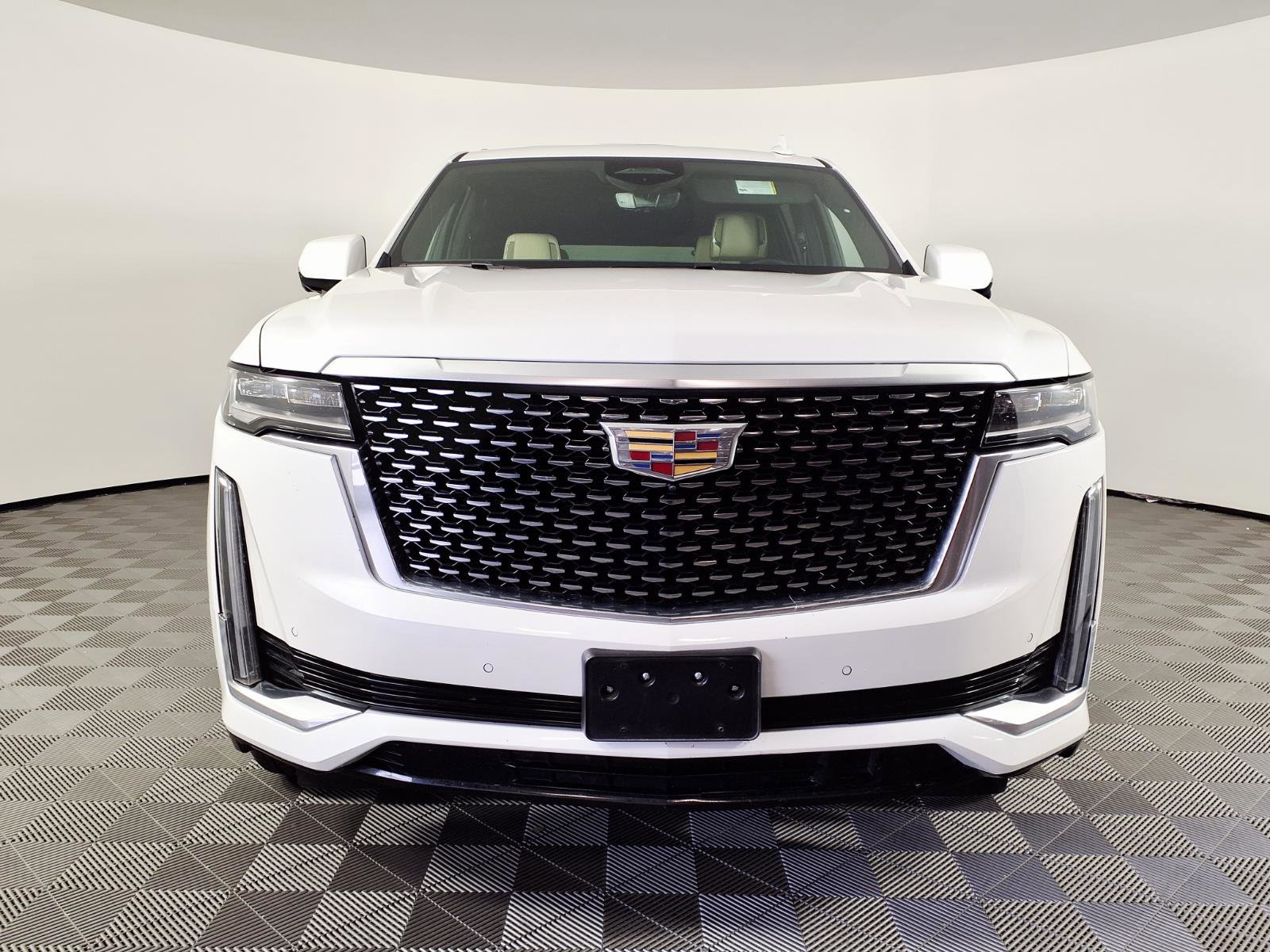 Certified 2023 Cadillac Escalade ESV Premium Luxury w/ Performance Package AWD/4WD image 2