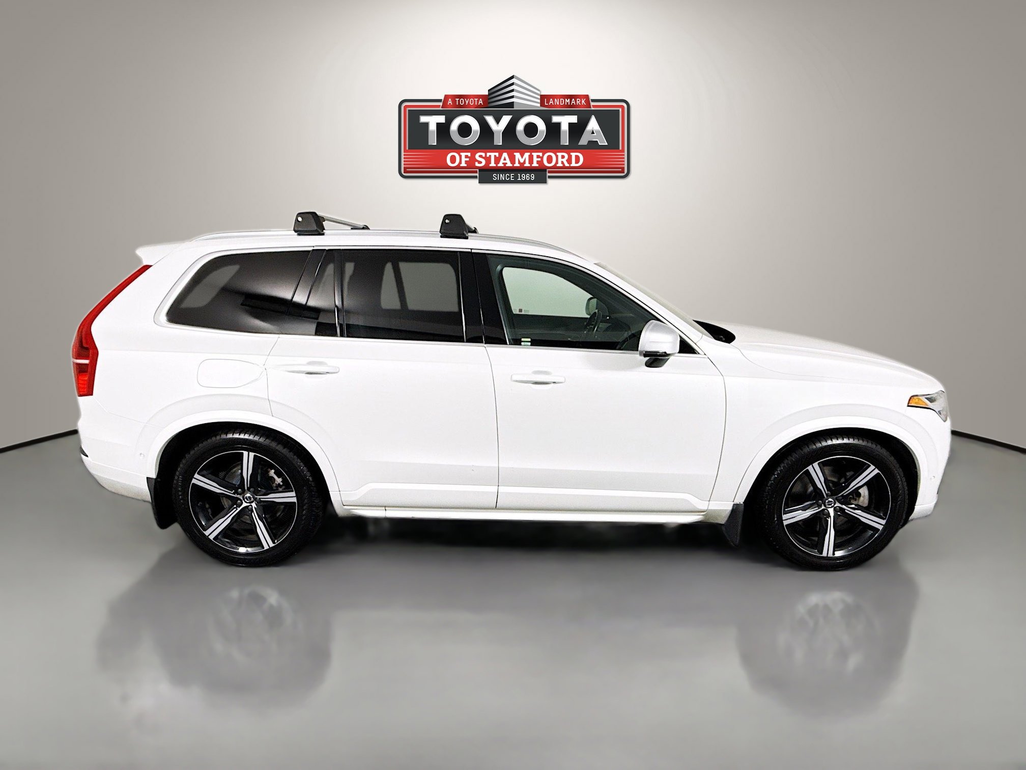 Used 2017 Volvo XC90 T8 R-Design w/ Vision Package image 8