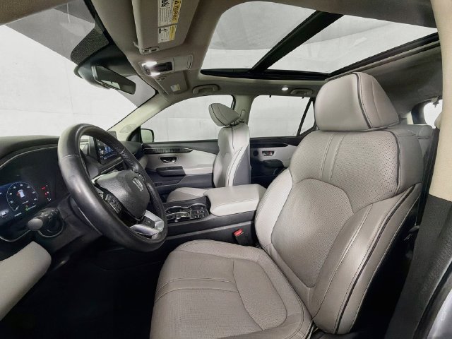 Used 2025 Honda Pilot Elite image 27