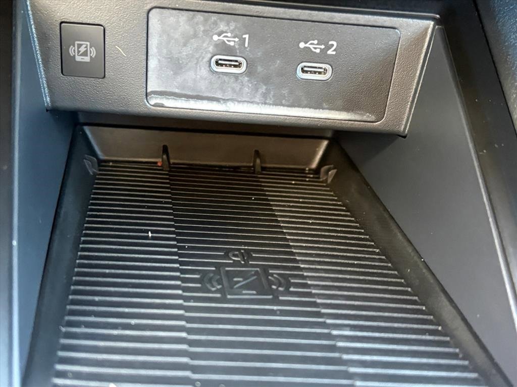 Used 2025 Nissan Kicks SV w/ Charging Package image 15