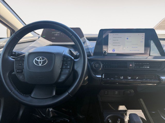 Used 2024 Toyota Prius LE image 2