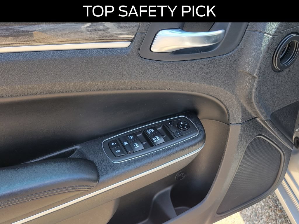 Used 2021 Chrysler 300 Touring RWD image 20