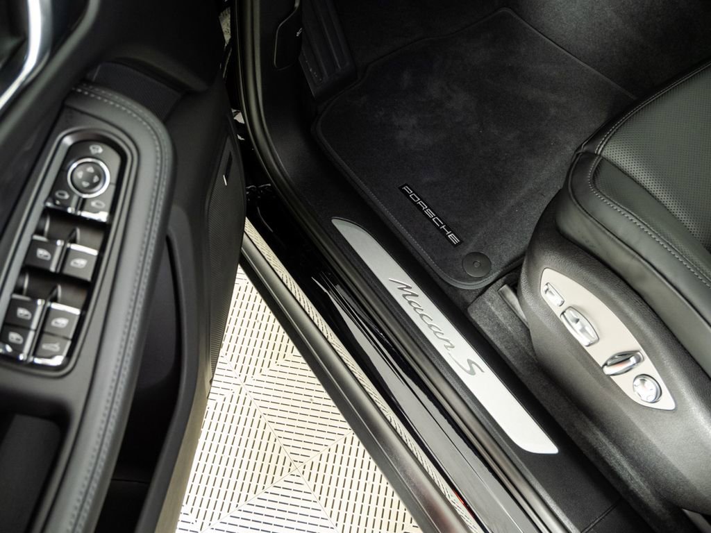 New 2026 Porsche Macan S image 8