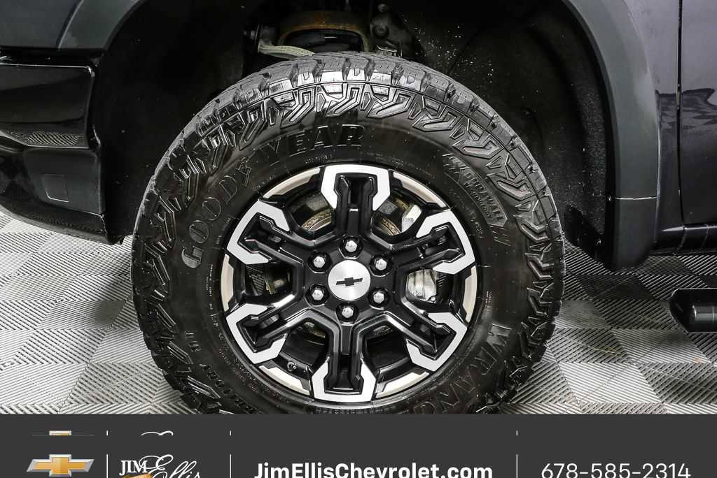 Certified 2023 Chevrolet Silverado 1500 ZR2 w/ Technology Package AWD/4WD image 75