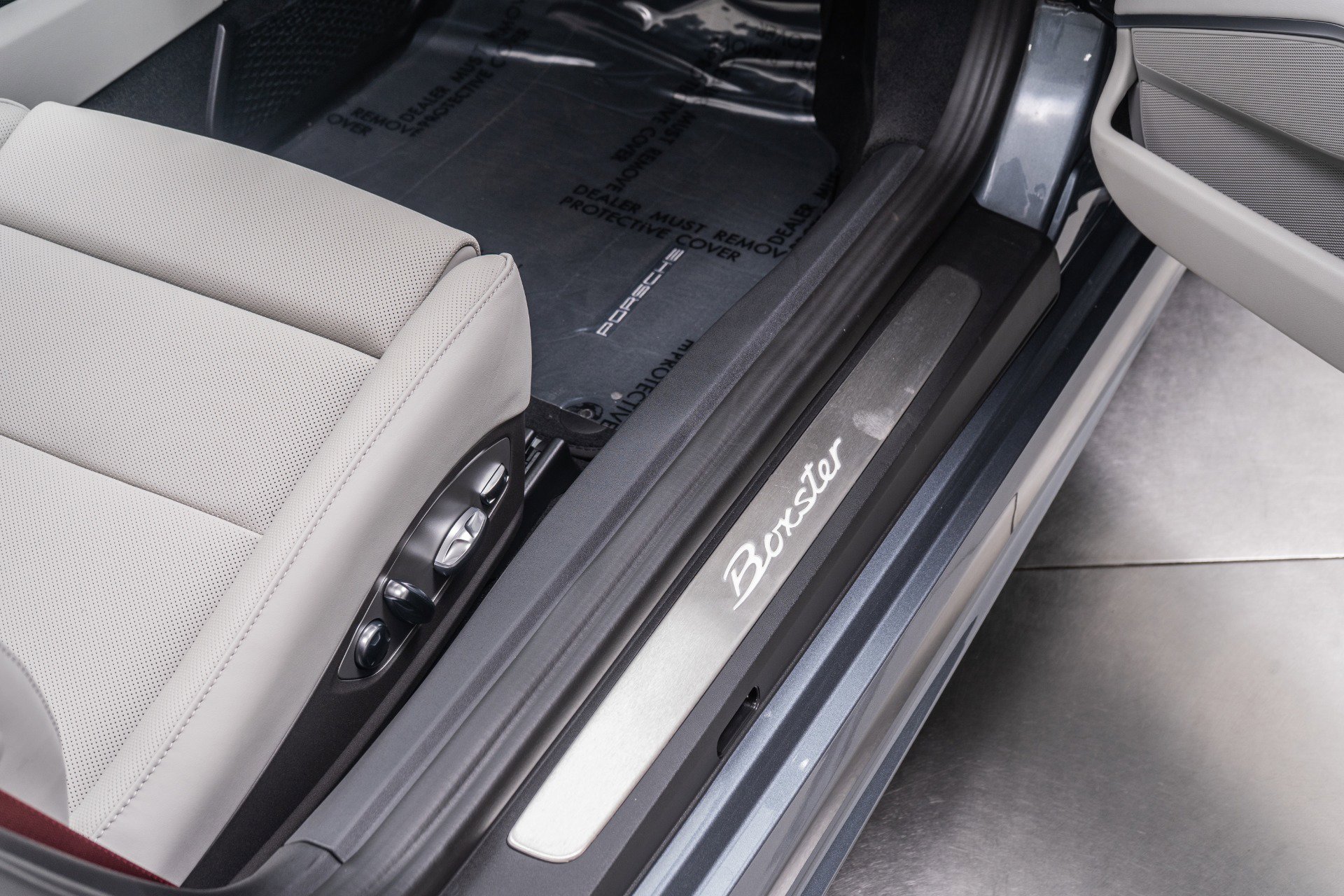 Used 2025 Porsche 718 Boxster image 32