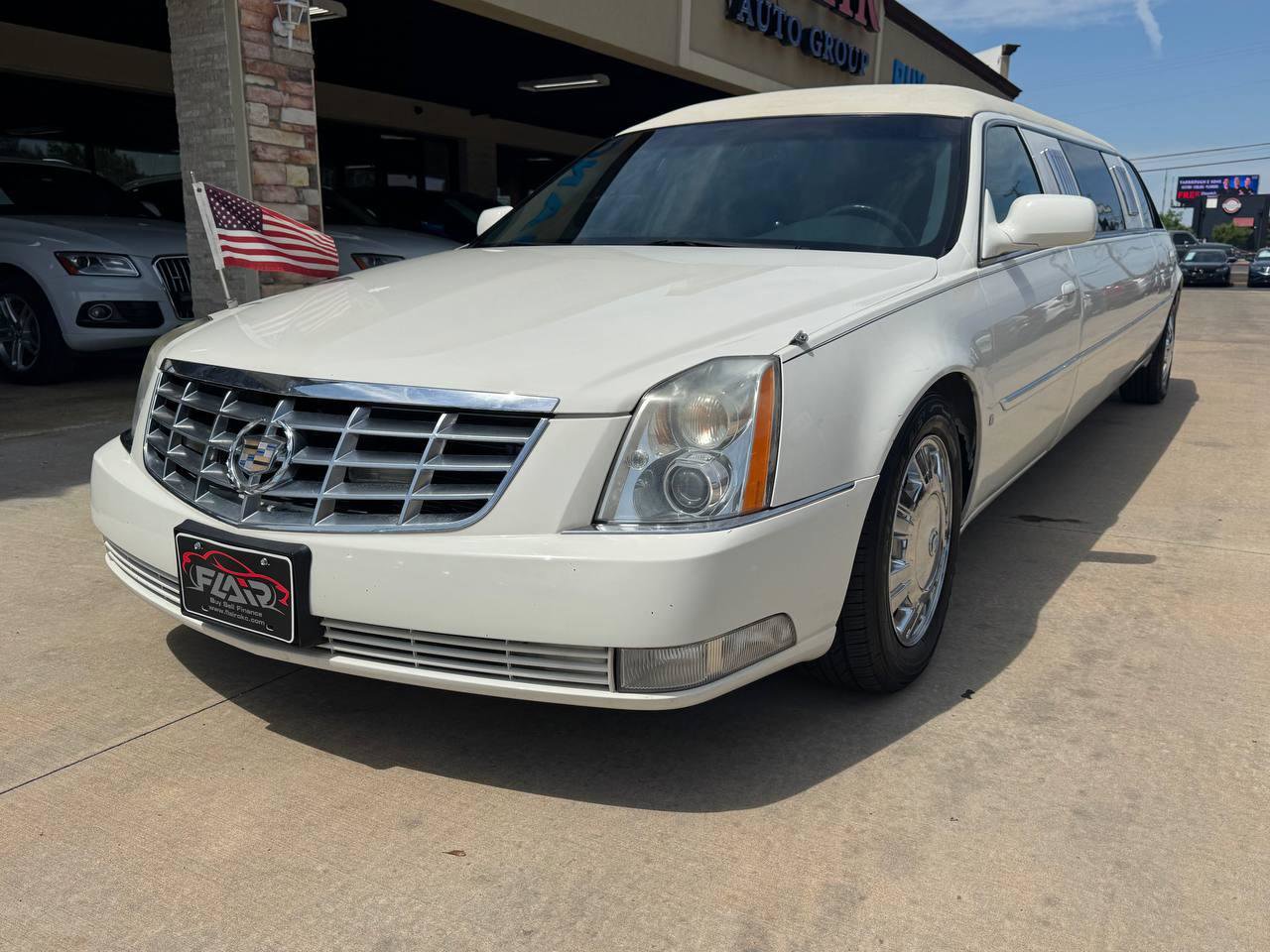 Used 2009 Cadillac DTS Limousine FWD image 3